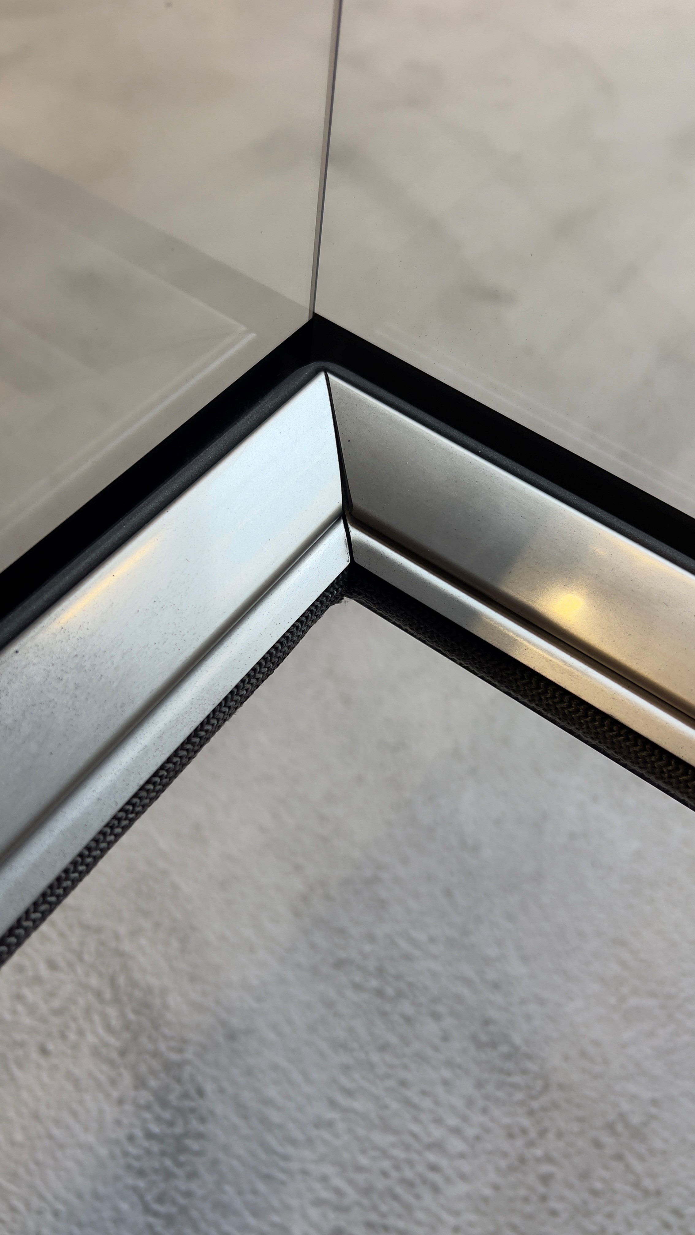 Brunner Eck-Kamin 57/67/44 rechts | Klemmprofil unten | kurze Glasseite