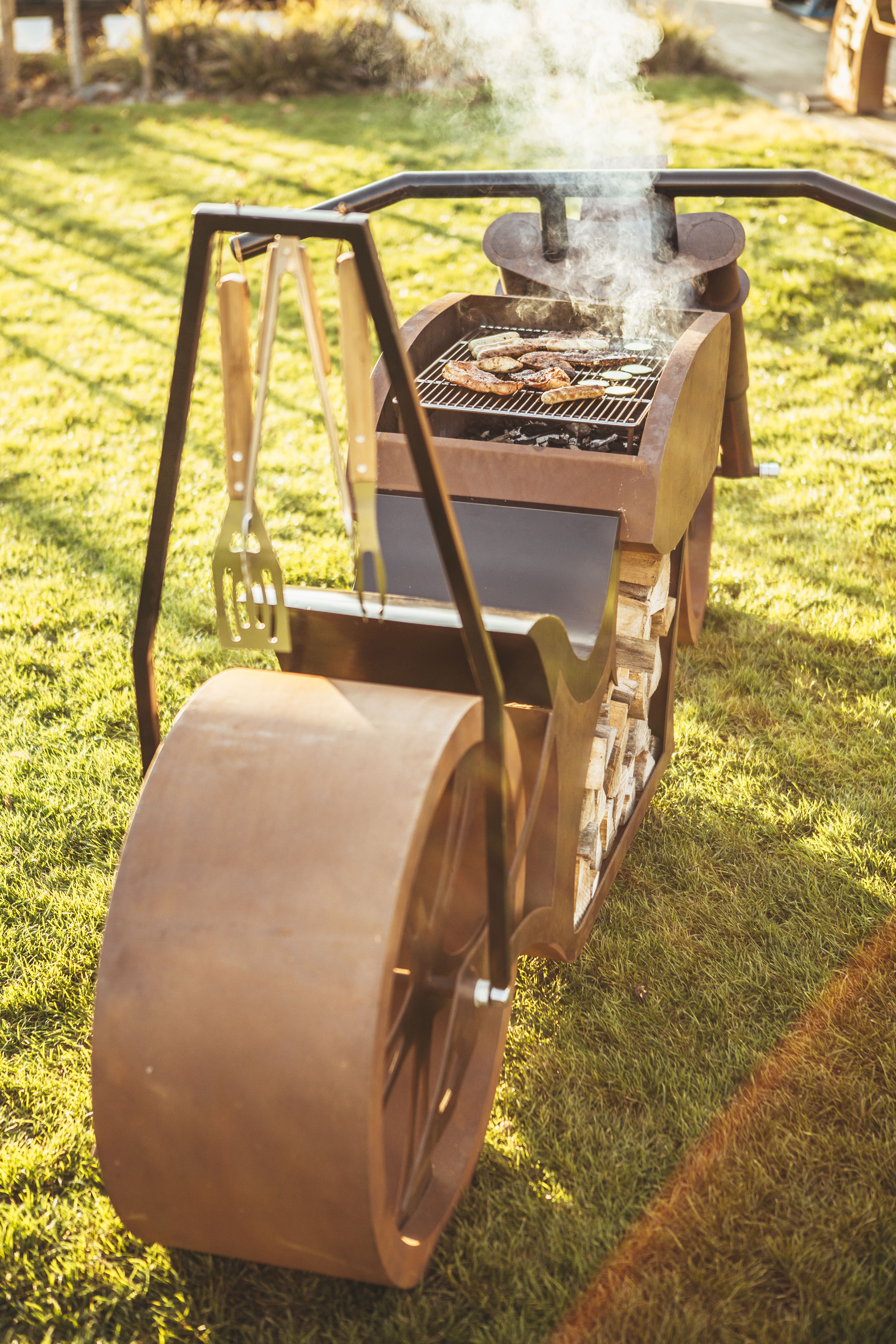 Ferrum Art Design | Grillstelle - Motorrad | Edelrost